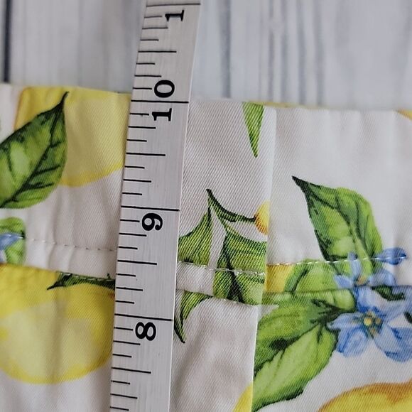 Talbots Perfect Short Lemon Print Women's  Size 6 - Picture 10 of 11